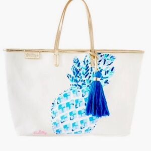 Lilly Pulitzer Bon Voyage Tote Bag in Toe In Print